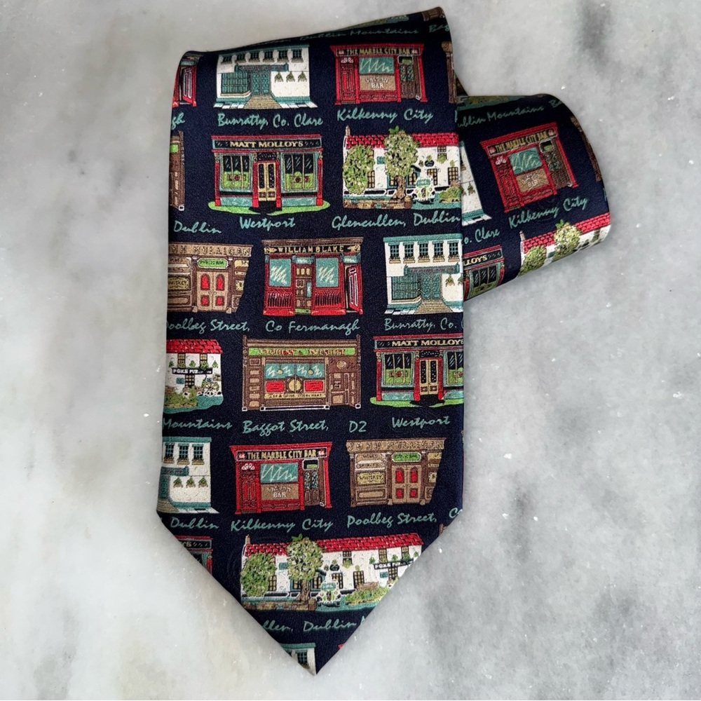 Traditional Craft 100% Silk Men's Necktie Tie-Pubs of Ireland